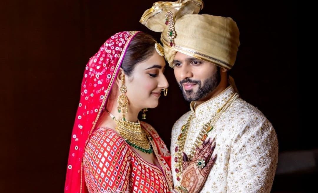 राहुल वैद्य ने दिशा संग लिये सात फेरे, लाल जोड़े में बेहद खूबसूरत दिखीं सिंगर की दुल्हनियां, VIDEO