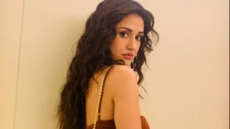 दिशा पटानी ने 80 किलो वजन उठाकर किया वर्कआउट, कमेंट करने से खुद को रोक नहीं पाईं टाइगर श्रॉफ की बहन