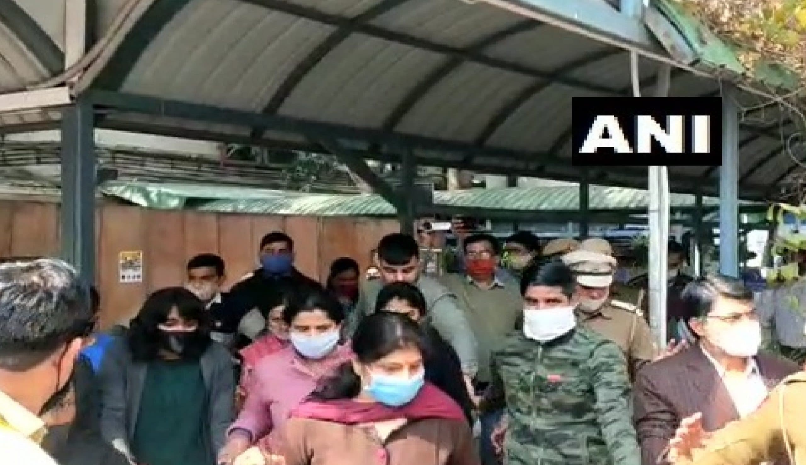 Toolkit Case:  दिशा रवि को तीन दिनों की न्यायिक हिरासत में भेजा गया, कई आरोपियों को साथ बिठाकर होगी पूछताछ