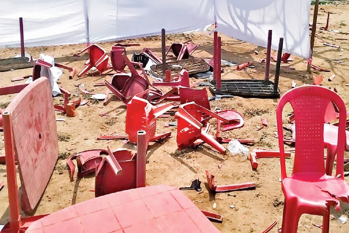 कोडरमा में शादी समारोह रणक्षेत्र में बदला, दुल्हन को पहले देखने की बात पर दो पक्षों के बीच जमकर हुई मारपीट