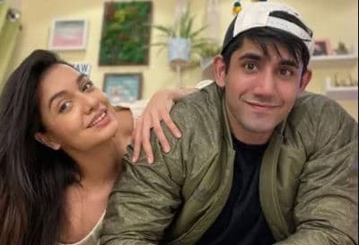 Pratik Sehajpal के फैंस कर रहे Bigg Boss OTT विनर दिव्या अग्रवाल को जमकर ट्रोल, बॉयफ्रेंड ने दिया करारा जवाब Pratik Sehajpal के फैंस कर रहे Bigg Boss OTT विनर दिव्या अग्रवाल को जमकर ट्रोल, बॉयफ्रेंड ने दिया करारा जवाब