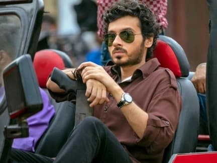 साउथ वाले ओरिजिनल कंटेंट बना रहे हैं हम रीमेक और रीमिक्स में ही लगे रहते हैं- दिव्येंदु शर्मा