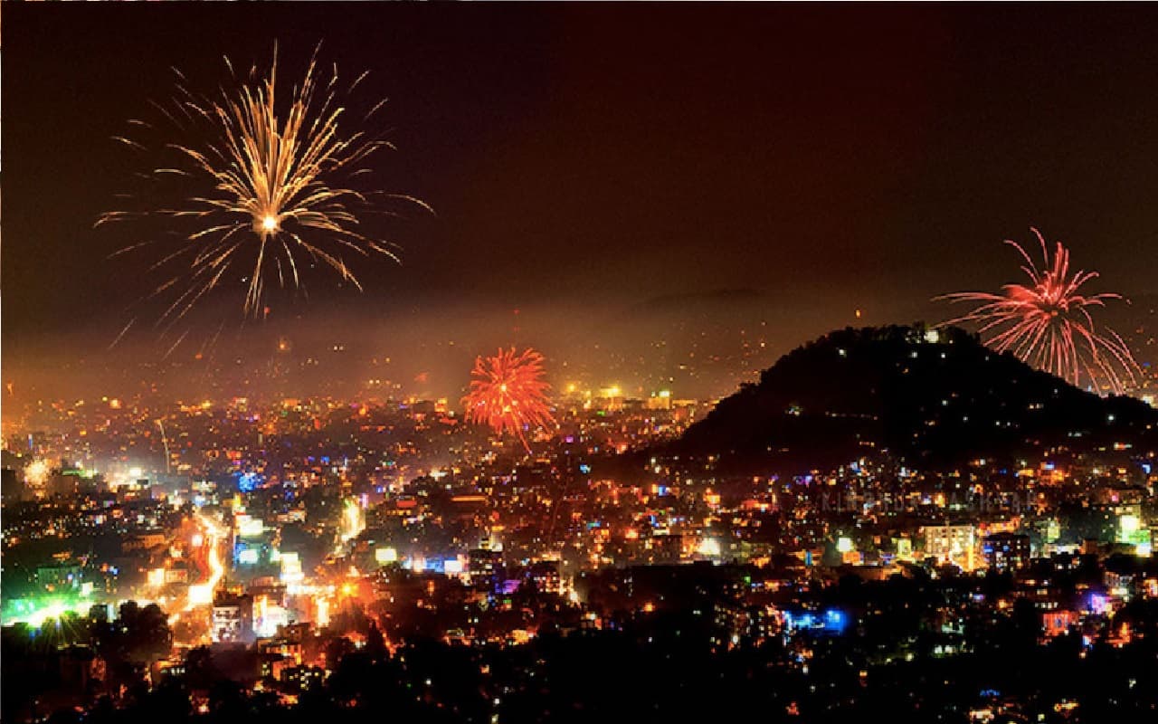 Fact Check: भारत में अस्थमा फैलाने के लिए चीन भेज रहा जहरीले पटाखे? जानें वायरल मैसेज का सच