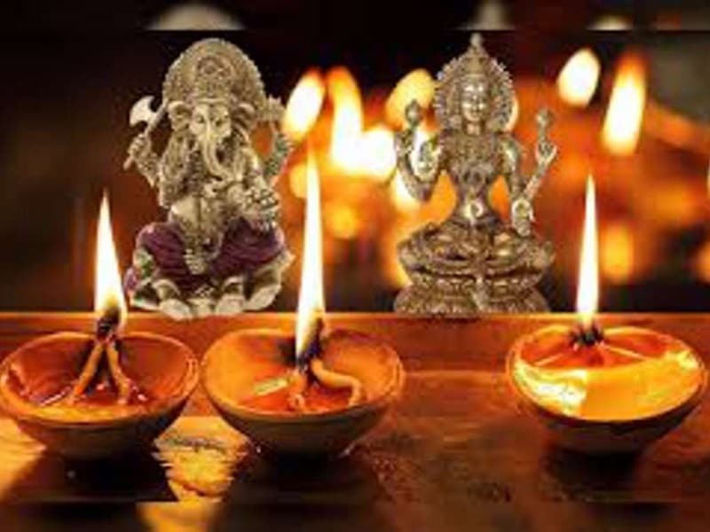 Diwali 2021: बड़ी दिवाली के दिन सुबह से रात तक करें ये प्रमुख काम, घर में हमेशा रहेगी देवी लक्ष्मी की कृपा