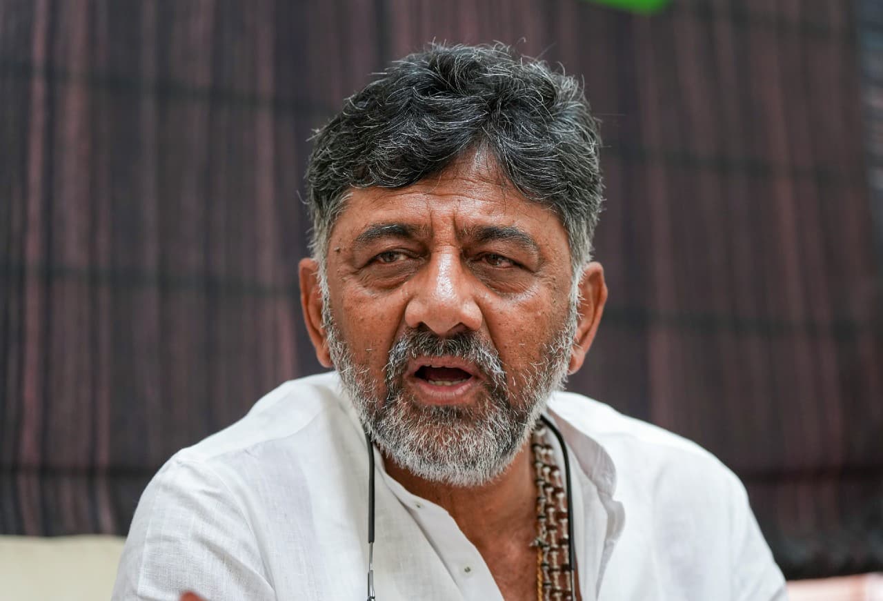 कर्नाटक की तरह मध्य प्रदेश में भी कांग्रेस को मिलेगा 'महाकाल' का आशीर्वाद! जानें क्या बोले डीके शिवकुमार