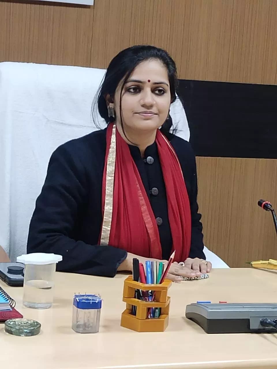 UP News: DM साहिबा की गाय हुई बीमार तो देखभाल में लगी 7 डॉक्टरों की टीम, सरकारी आदेश हुआ वायरल