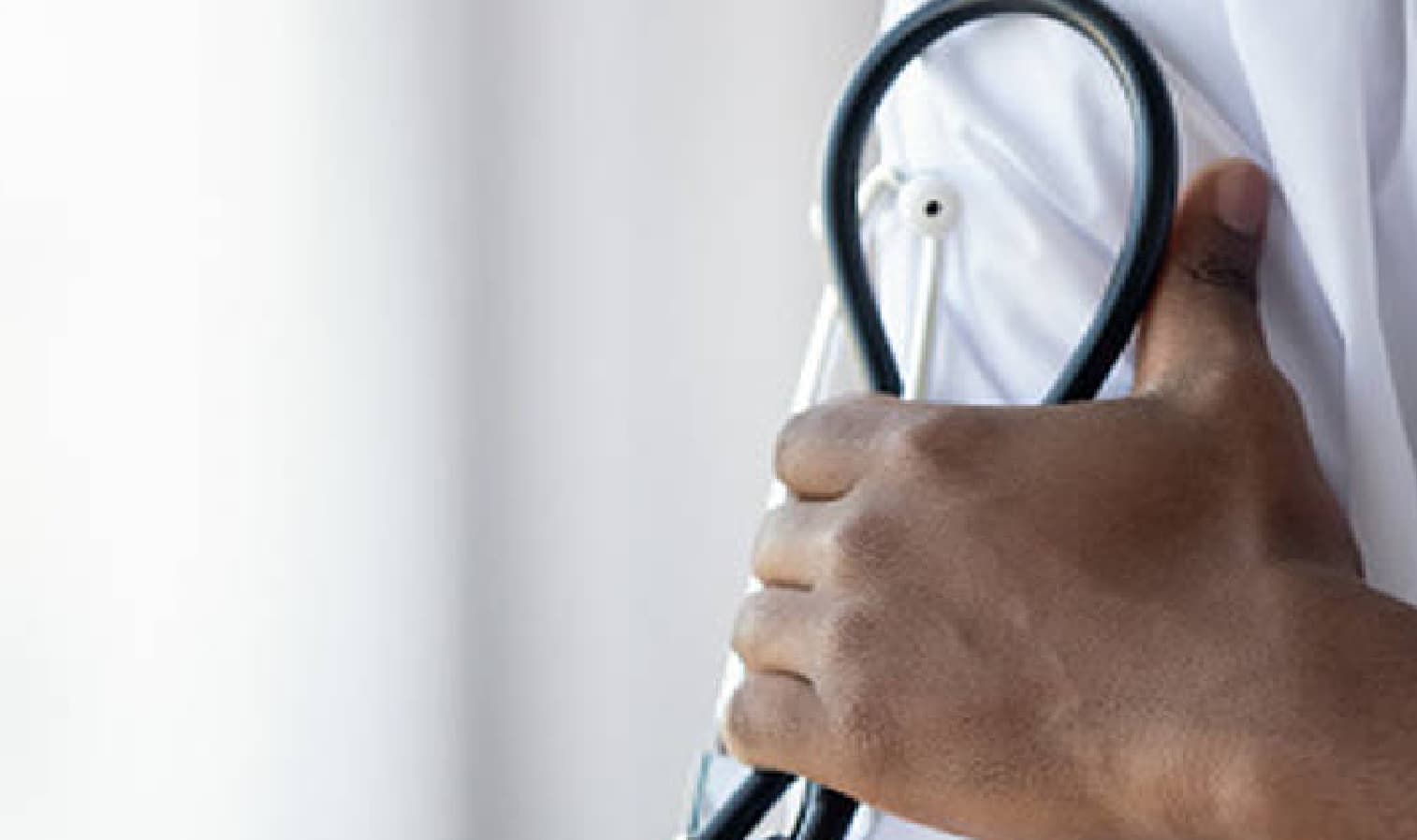 डॉक्टर ने दी सलाह, देश में बढ़ रहा है कोरोना संक्रमण का खतरा लगाना चाहिए लॉकडाउन