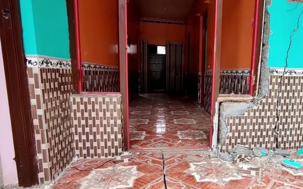 जम्मू कश्मीर का यह इलाका बनता जा रहा जोशीमठ, भू-धंसाव के बाद 117 लोगों को सुरक्षित जगहों पर भेजा गया