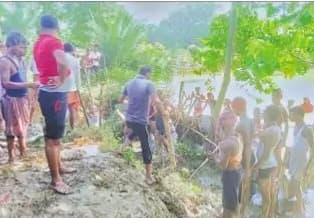 Flood in Bihar : दरभंगा में दो जगहों पर टूटे बागमती के बांध, जानें कहां कहां फैला पानी