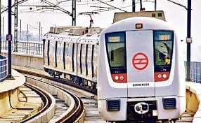 अब मेट्रो पर Lockdown का असर, कर्मचारियों पर गिरी गाज