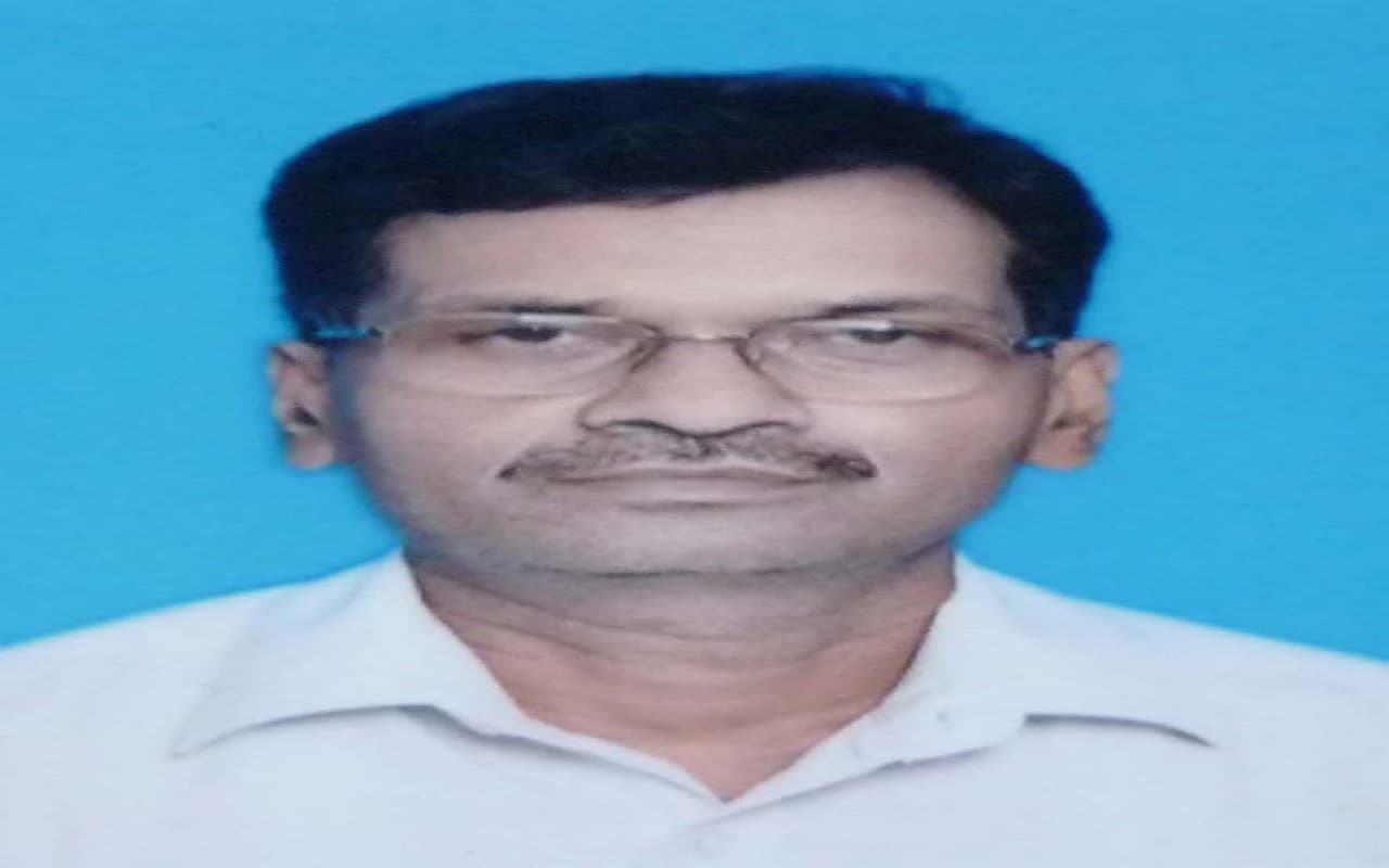 Jharkhand Crime News : झारखंड के लातेहार के पूर्व सिविल सर्जन डॉ एचसी महतो भेजे गये जेल, ये है गंभीर आरोप