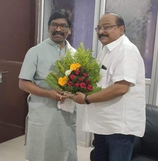 गांडेय में उपचुनाव पर विधि विशेषज्ञों में एक राय नहीं, बाबूलाल को डॉ सरफराज के इस्तीफे में बड़ी डील की आशंका