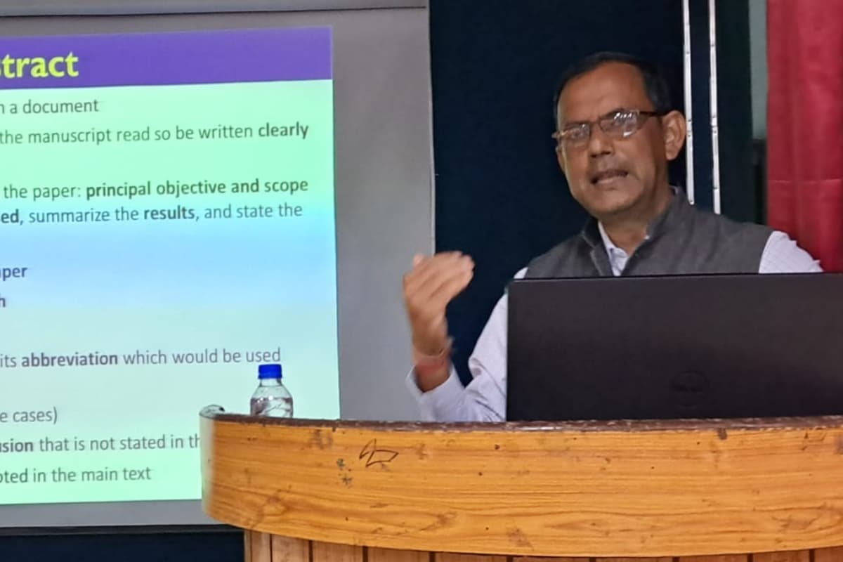 बीएयू: 'उच्च रैंकिंग जर्नल में शोध पत्र कैसे प्रकाशित करें' विषय पर व्याख्यान, डॉ सुजय रक्षित ने दी ये जानकारी