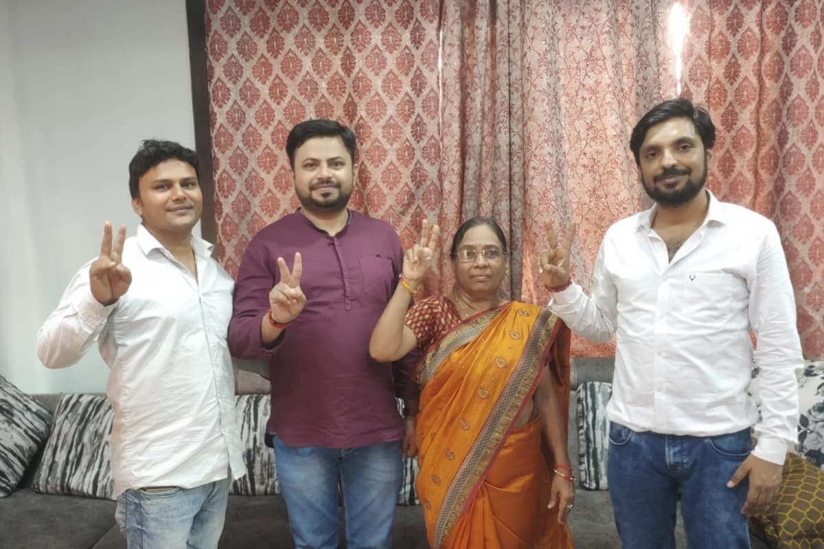 झारखंड: द्रौपदी देवी बनी रहेंगी चितरपुर की प्रमुख, राज्य निर्वाचन आयुक्त ने निरस्त किया अविश्वास प्रस्ताव