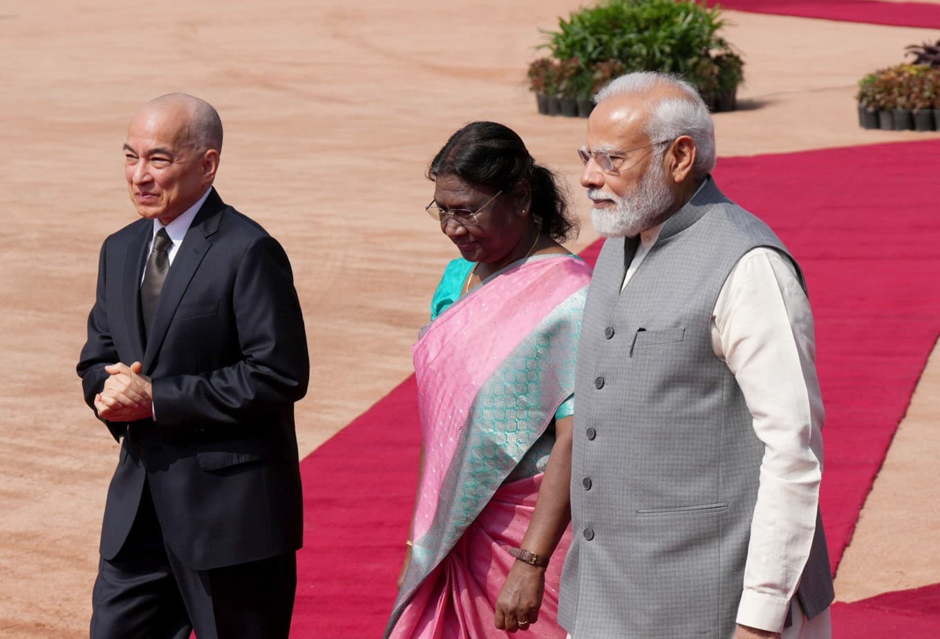 60 साल में किसी कंबोडियाई राजा की पहली भारत यात्रा, देखें कुछ खास तस्वीरें