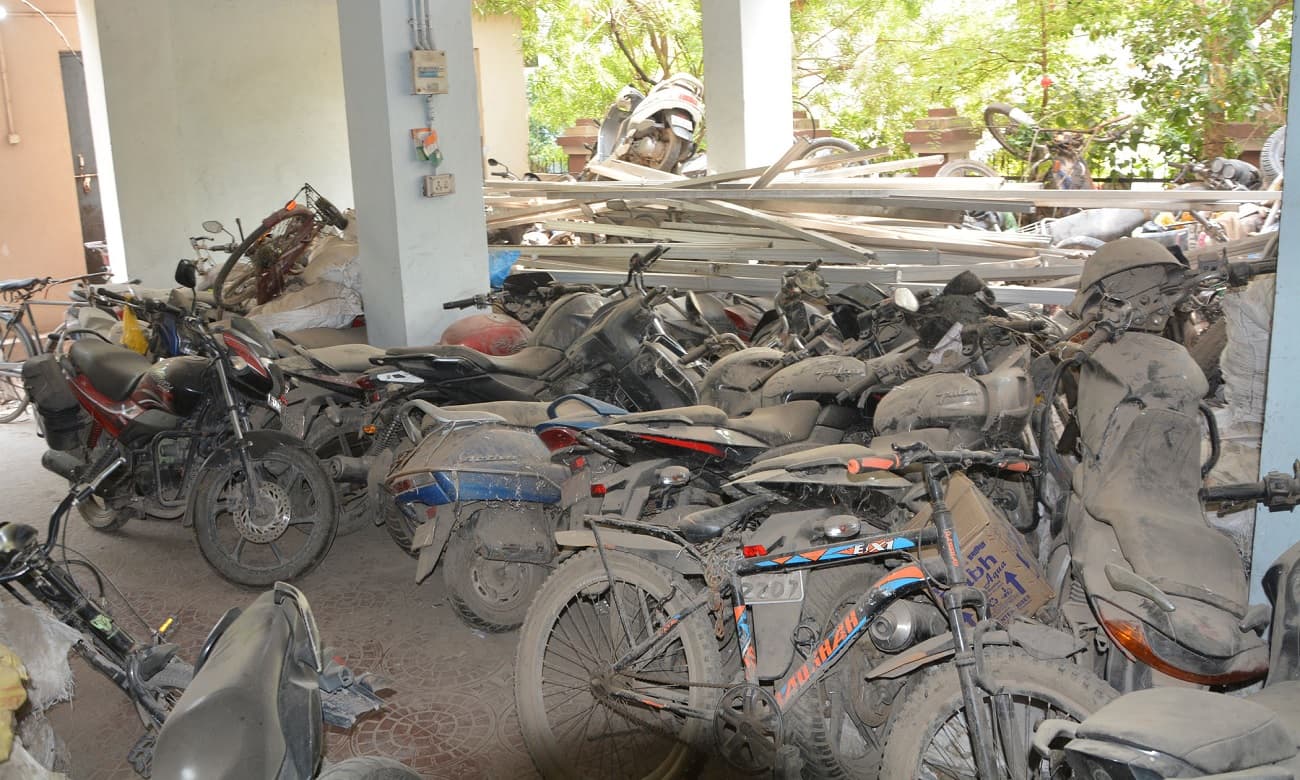 पटना में धू-धू कर जला बुराई के प्रतीक रावण का पुतला, जय श्रीराम के नारों से गूंजा गांधी मैदान