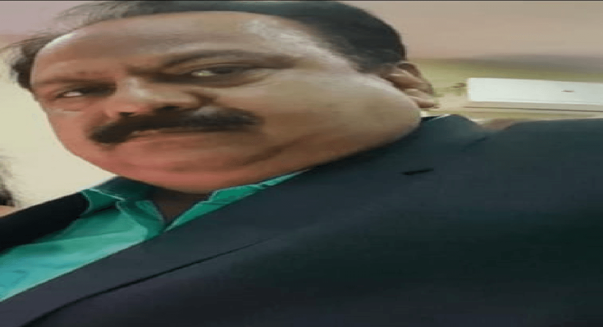 Jharkhand News : शिक्षकों को सामान बेचने वाले गिरिडीह के डीएसई सस्पेंड, वायरल वीडियो की जांच के बाद हुआ एक्शन Jharkhand News : शिक्षकों को सामान बेचने वाले गिरिडीह के डीएसई सस्पेंड, वायरल वीडियो की जांच के बाद हुआ एक्शन
