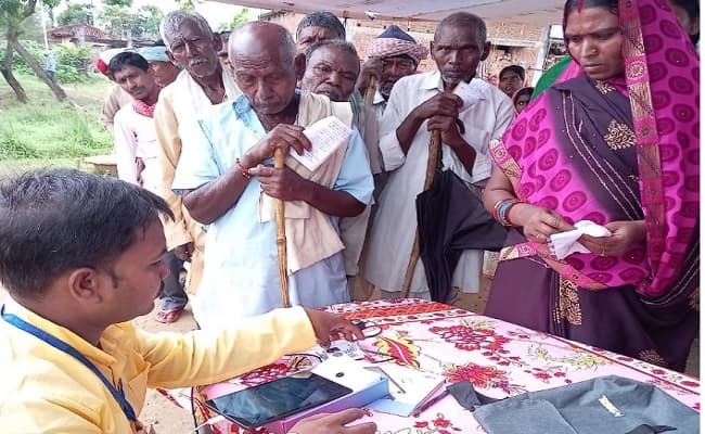 पंचायत चुनाव: धरी रह गई बायोमेट्रिक मशीन की तैयारी, इंटरनेट ने बिगाड़ा खेल, भौतिक सत्यापन के बिना डले वोट