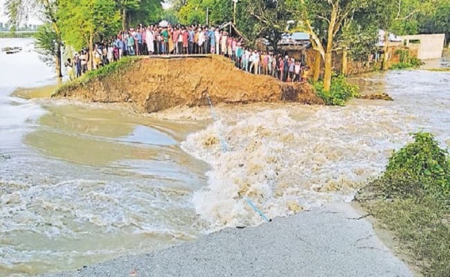 Bihar Flood:मुजफ्फरपुर के कदाने नदी का बांध सालों से है टूटा, लोग बोले- नहीं हुआ मरम्मत,अब निकल रहा पानी