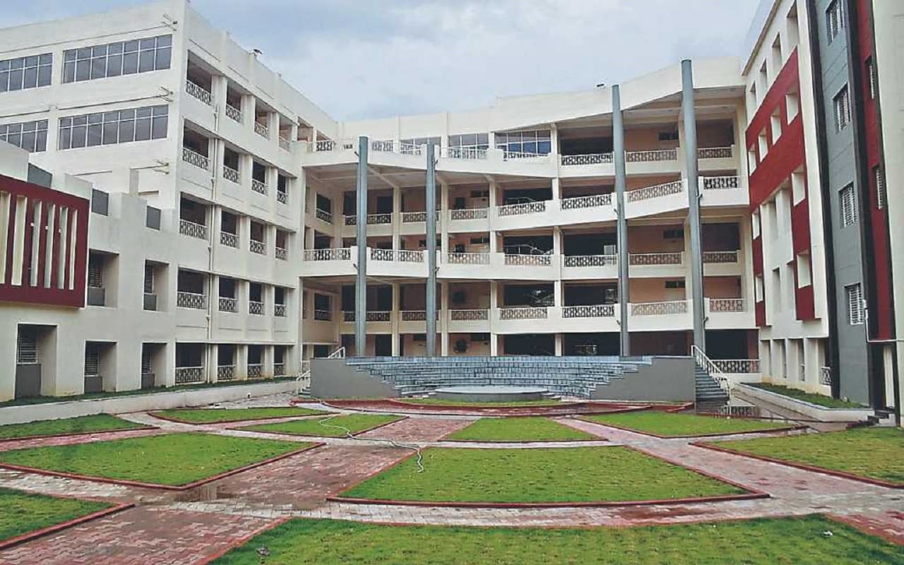 DSPMU के 10 विद्यार्थियों का कैंपस प्लेसमेंट