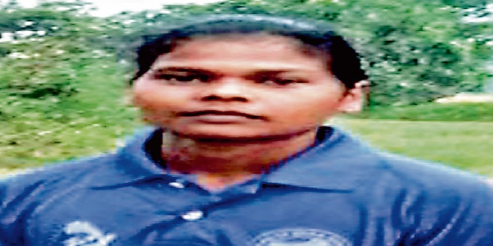 Jharkhand News: दुमका की दुलार मरांडी का भारतीय महिला फुटबॉल टीम में चयन, मैत्री मैच खेलने गयी स्वीडन