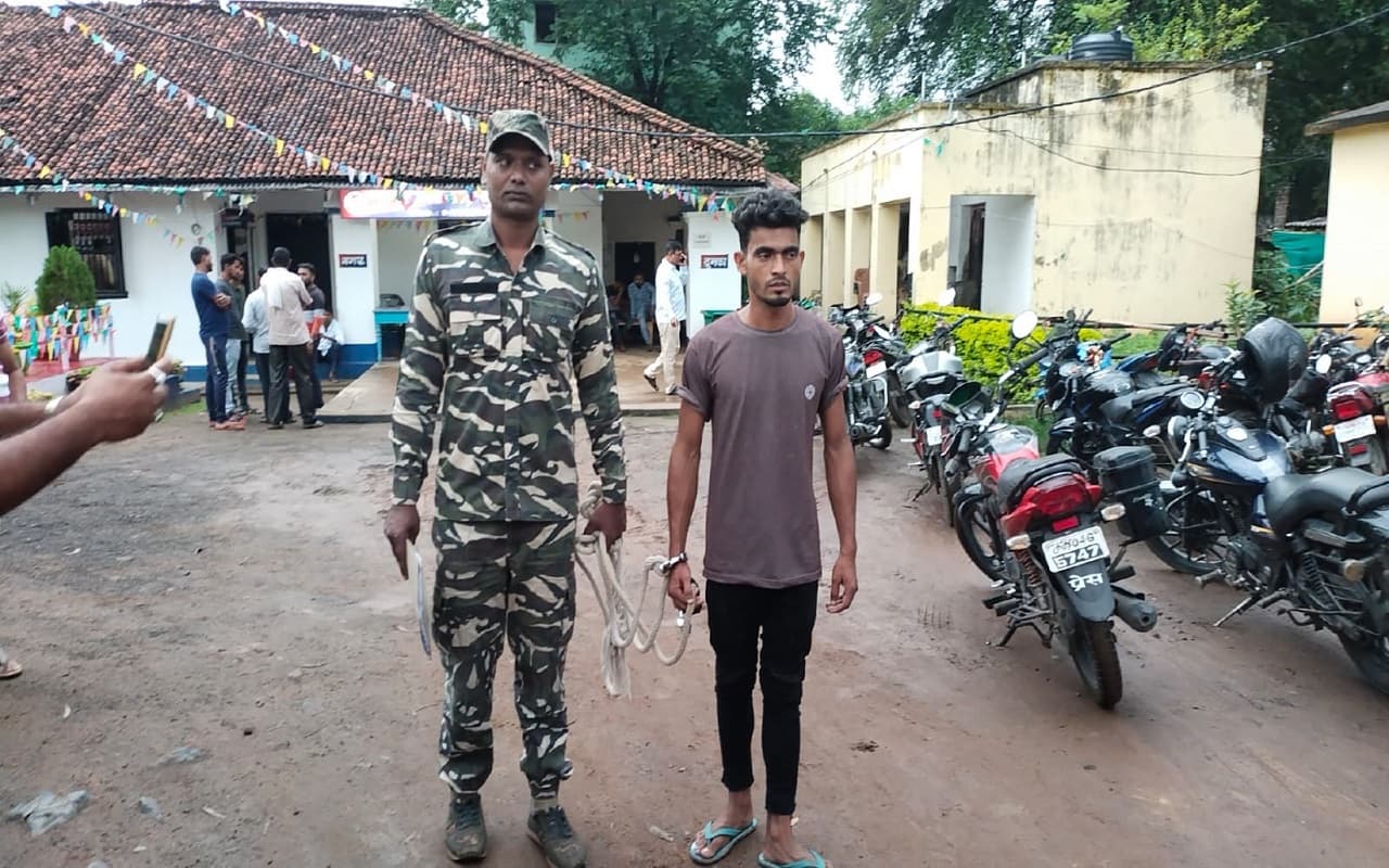 Dumka Murder Case : दुमका की बिटिया को जिंदा जलाने के आरोपी शाहरुख एवं नईम की रिमांड अवधि पूरी, गए जेल