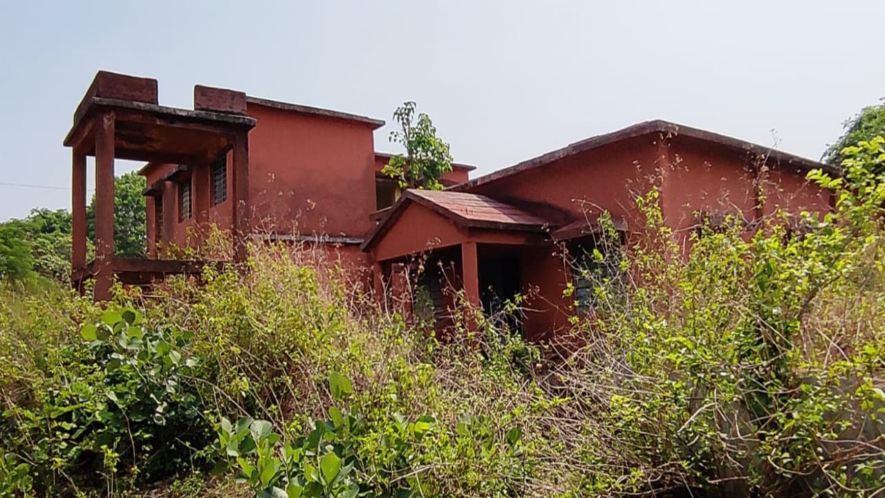 संताल परगना में करीब एक करोड़ से बना ऐसा सरकारी भवन, जिसका सिर्फ चुनाव में हो रहा उपयोग, जानें कारण