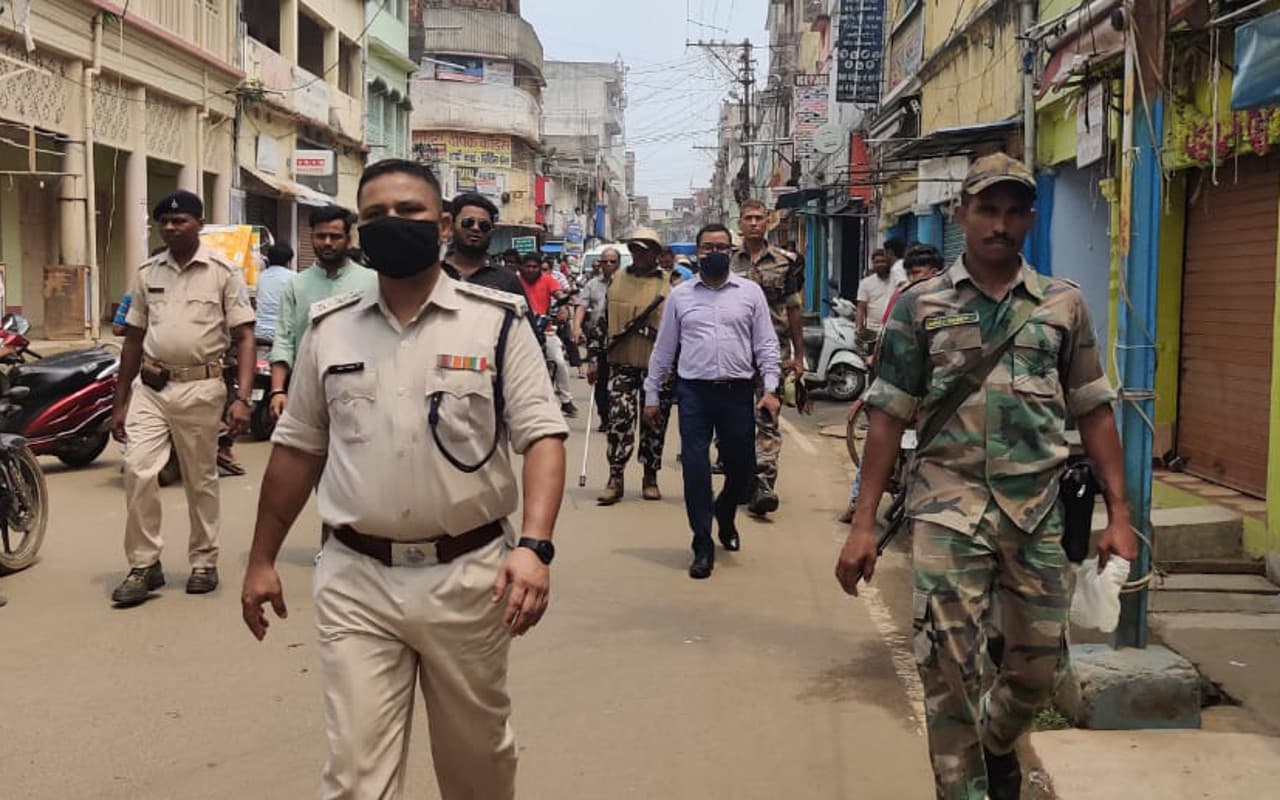 रांची से दुमका पहुंचा नाबालिग का शव, आक्रोशित लोग उतरे सड़क पर, प्रशासन ने लगाया धारा 144