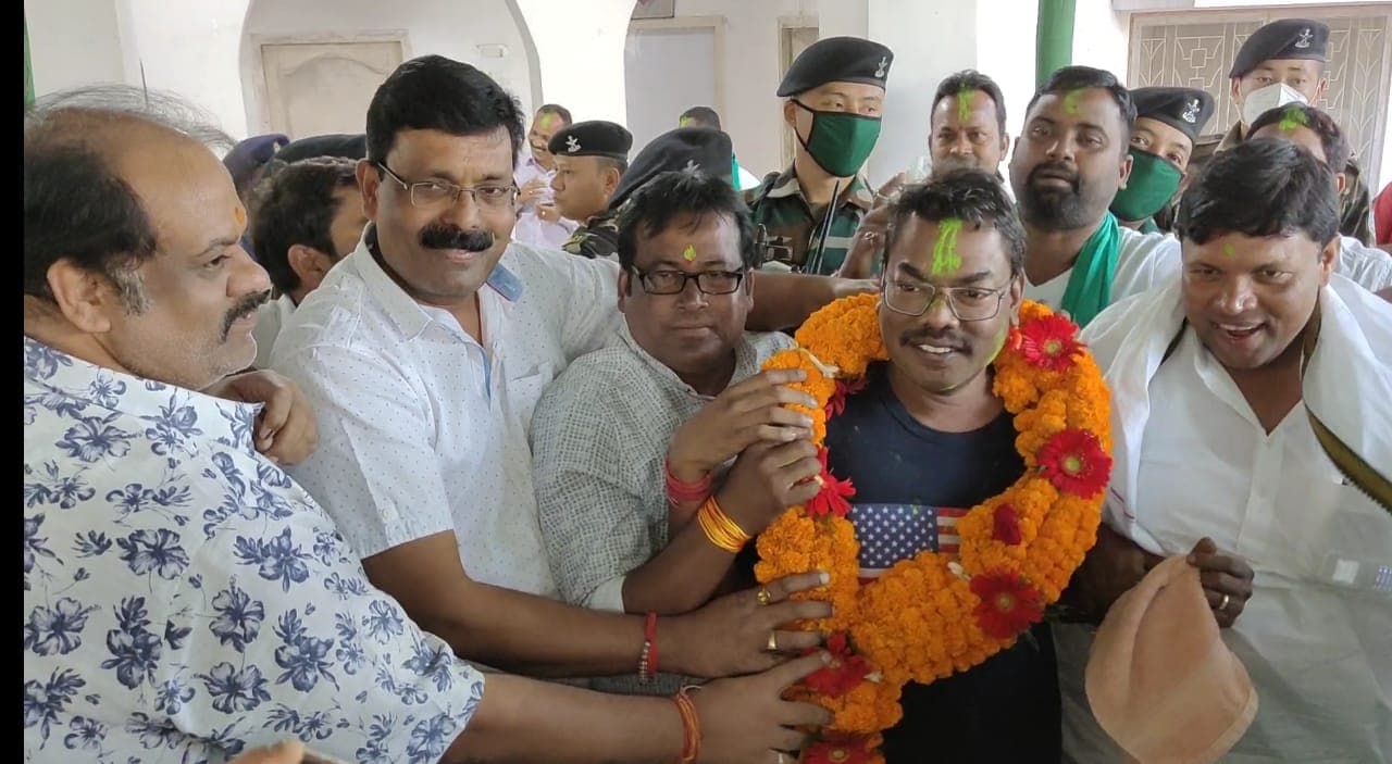 Dumka By Election Result 2020 LIVE : दुमका सीट पर झामुमो प्रत्याशी बसंत सोरेन की जीत, सीएम हेमंत सोरेन ने भरोसे के लिए जताया आभार