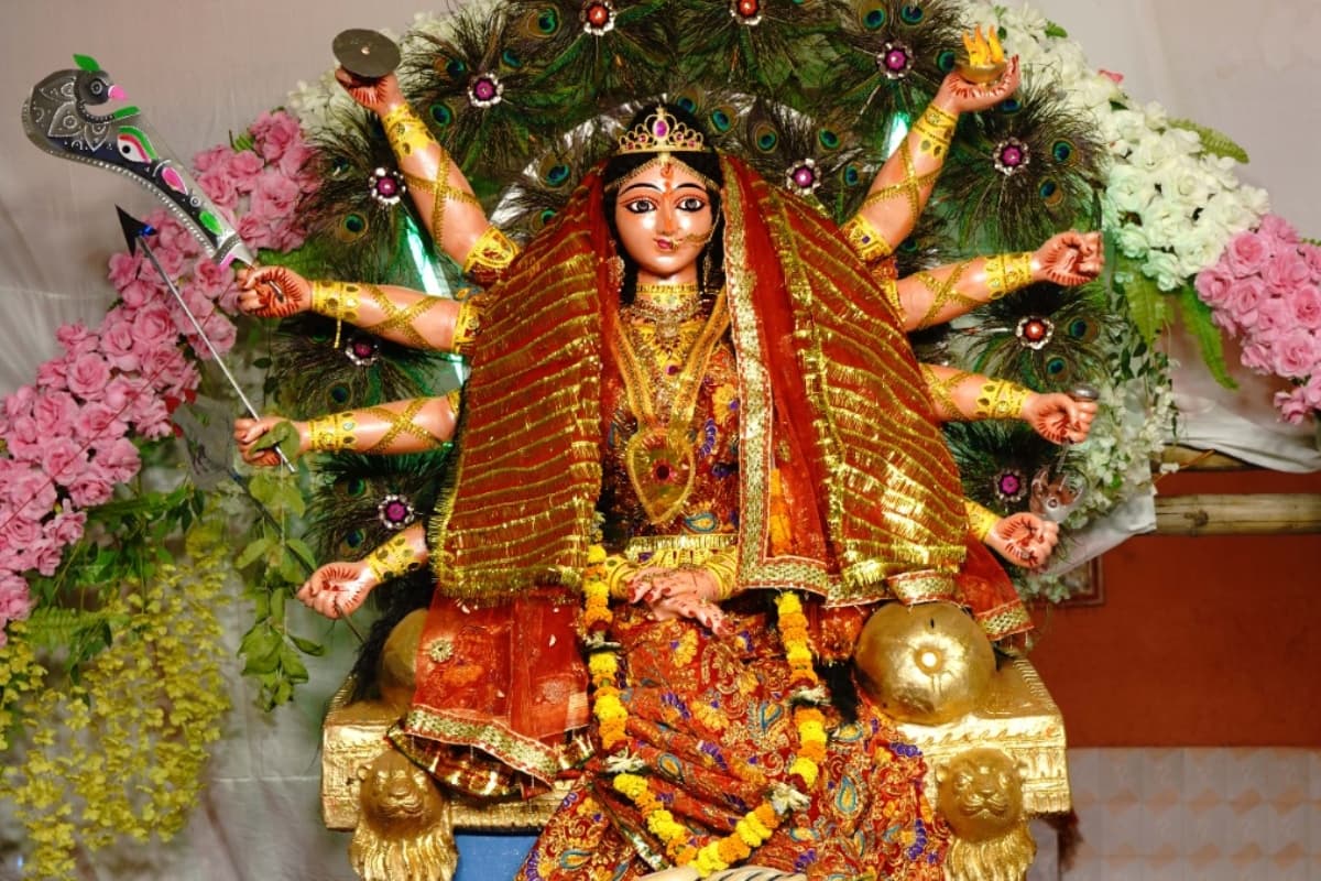 PHOTOS: झारखंड के पलामू में सजा मां दुर्गे का दिव्य दरबार, पूजा पंडालों की देखिए खूबसूरती