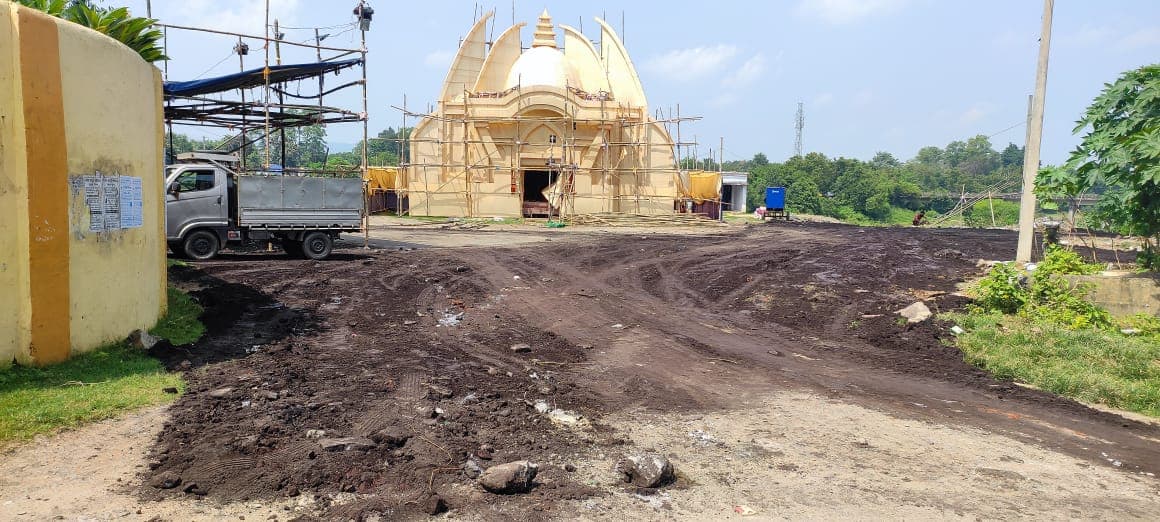 Durga Puja 2021 : दुर्गा पूजा पंडालों तक जाने वाली सड़कें बदहाल, श्रद्धालुओं को होगी परेशानी