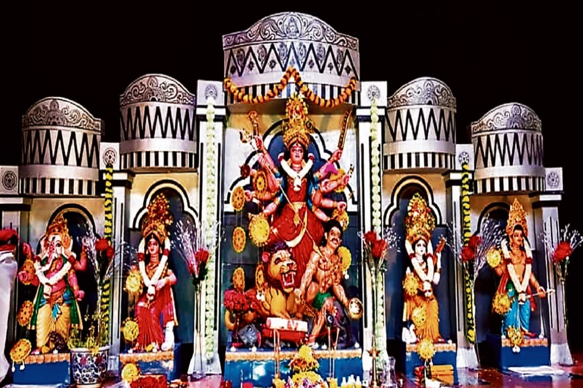 लंदन में बांग्ला थीम ‘सर्वोजोनेर’ पर बनेगा दुर्गोत्सव, षष्ठी से शुरू होंगे सांस्कृतिक कार्यक्रम