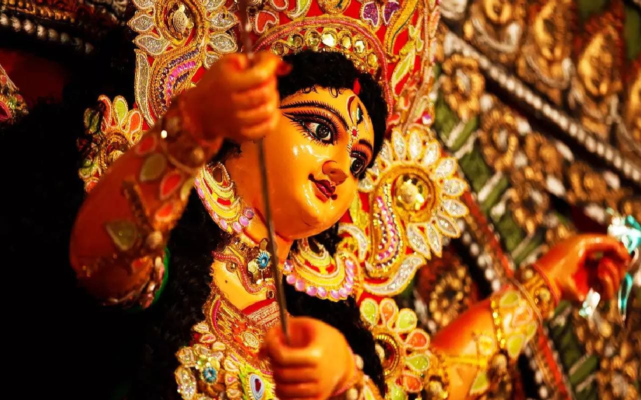 दुर्गा पूजा में पुलिस रांची के संवेदनशील स्थानों पर रखेगी विशेष नजर, पंडालों में बिजलीकर्मी रहेंगे तैनात