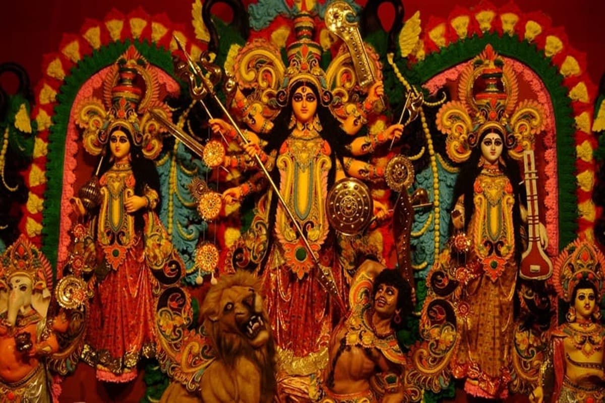 अम्बे तू है जगदम्बे काली, जय अम्बे गौरी मैया जय श्यामा गौरी, ये हैं Durga Aarti की आसान आरती, यहां पढ़ें