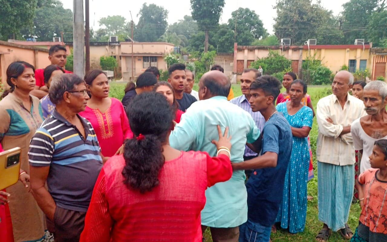 West Bengal News: दुर्गापुर में बहू-बेटे के अत्याचार से तंग आकर बुजुर्ग दंपती ने खाया जहर, एक की मौत