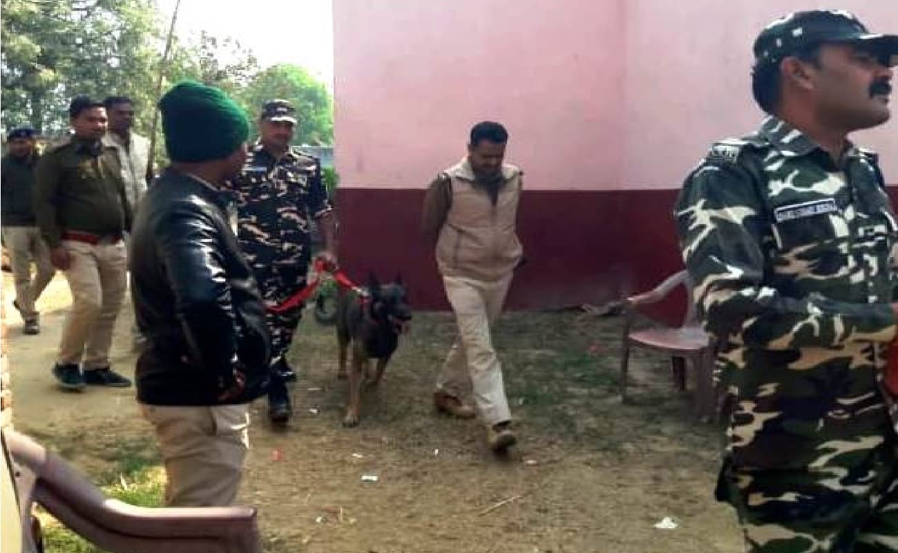 मधुबनी में पूर्व प्रमुख के घर डकैती, पांच लाख नकद व 20 लाख के जेवर उड़ा ले गये चोर, भागने के दौरान फोड़ा बम