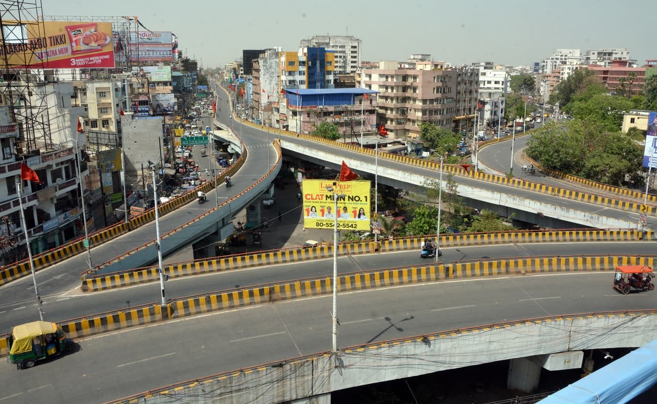 गर्मी का असर: पटना की सड़कों पर कर्फ्यू जैसा नजारा, सामान्य से 6 डिग्री ज्यादा पारा, आज भी रहेगा लू का प्रकोप