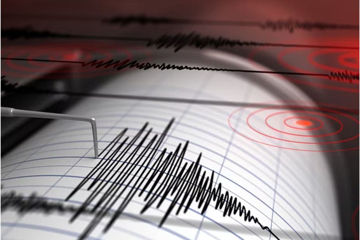 Earthquake News: देश के तीन राज्य असम, मेघालय और मणिपुर की हिली धरती, महसूस किए गए भूकंप के झटके, जानें कितनी तीव्रता का भूकंप होता है खतरनाक
