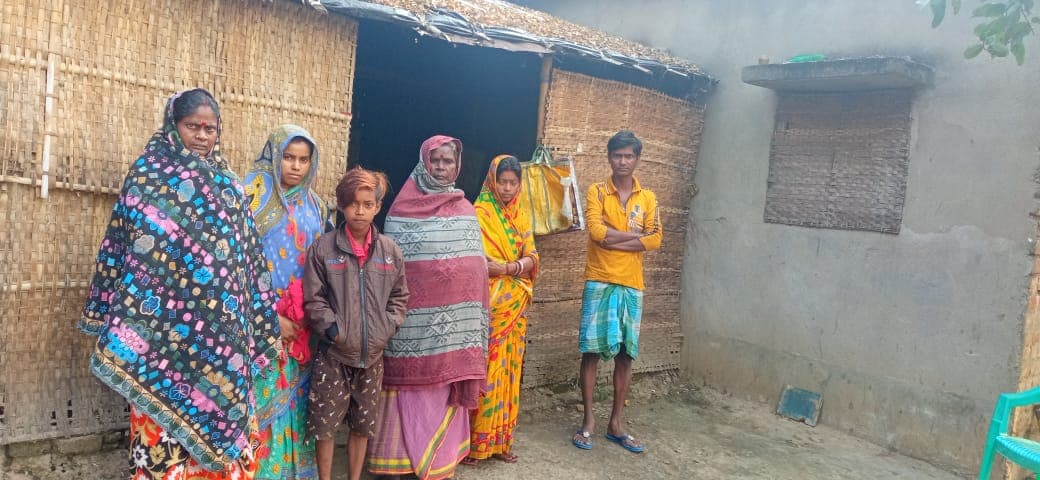 लीवर कैंसर से पीड़ित है पूर्वी सिंहभूम का ये व्यक्ति, इलाज में गंवा चुका है सब कुछ, अब सरकार से मांग रहा मदद