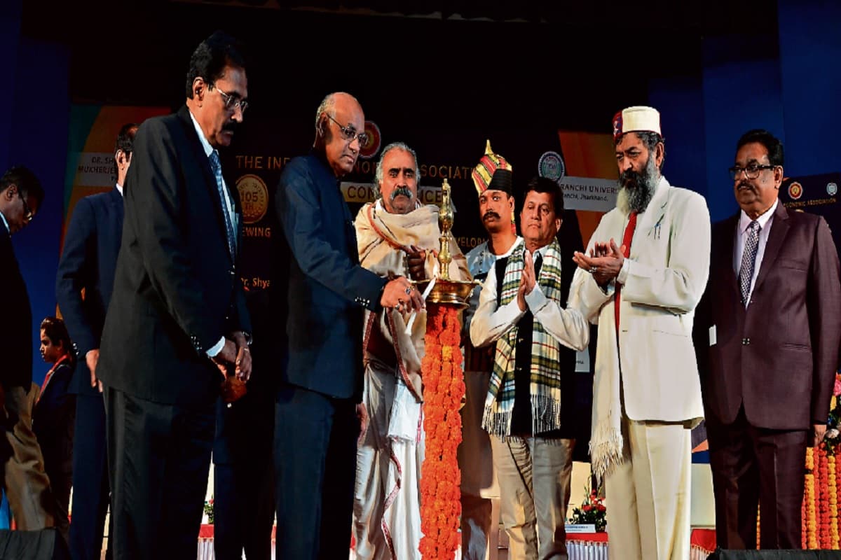 इकोनॉमिक्स एसोसिएशन के वार्षिक अधिवेशन में बोले राज्यपाल रमेश बैस, योजनाएं तभी सफल जब लोगों को मिले लाभ