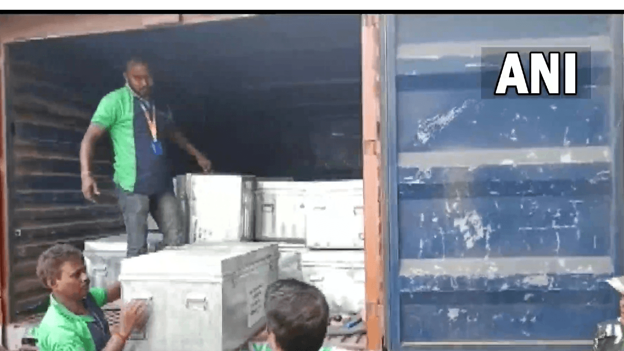 Bengal SSC Scam: अर्पिता मुखर्जी के एक और फ्लैट से 29 करोड़ रुपये बरामद, 10 ट्रंक में पैसे भरकर निकली ED