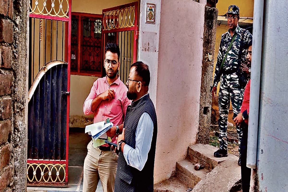 दाहू की गिरफ्तारी के लिए साहिबगंज में ED की छापेमारी, कई दस्तावेज खंगाले, रजिस्ट्रार से मांगे ये कागजात