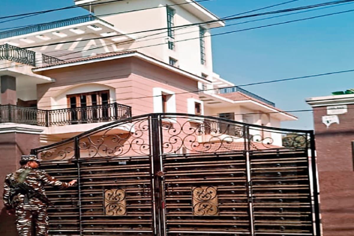 Jharkhand: हर सरकार की कृपा रही अभियंता बीरेंद्र राम पर, साढ़े आठ साल तक चीफ इंजीनियर के पद पर रहे काबिज