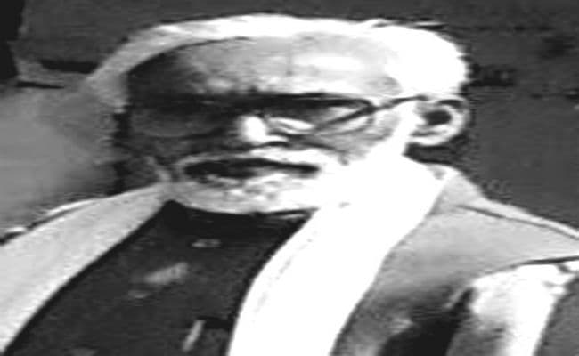 शलभ के निकट समर भूमि थी दुनिया