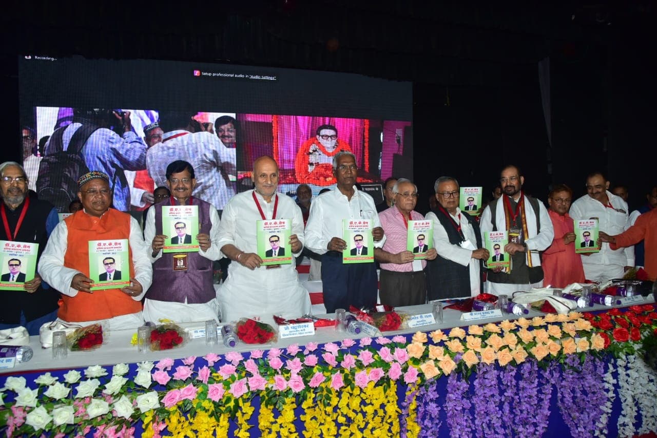 शिक्षा मंत्री प्रो. चंद्रशेखर ने डॉ. एके सेन की प्रतिमा का किया अनावरण, जानें क्या रहा खास