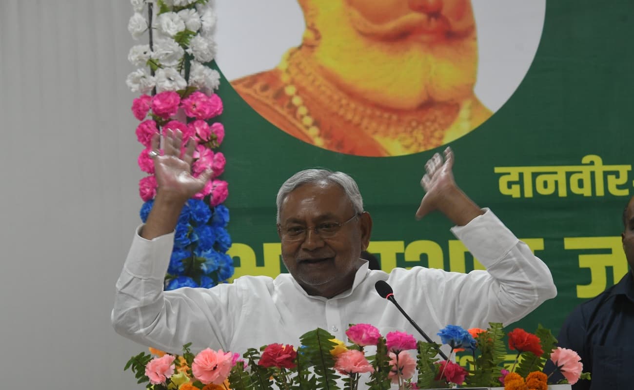 नीतीश के निशाने पर केंद्र सरकार, बोले- जो देश का इतिहास बदलना चाहते हैं, देश उन्हें ही बदल देगा