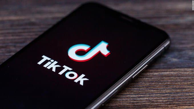 Tik Tok: भारत में बैन के बाद हांगकांग से बोरिया-बिस्तर समेटेगा टिकटॉक, अमेरिका में भी होगा बैन!