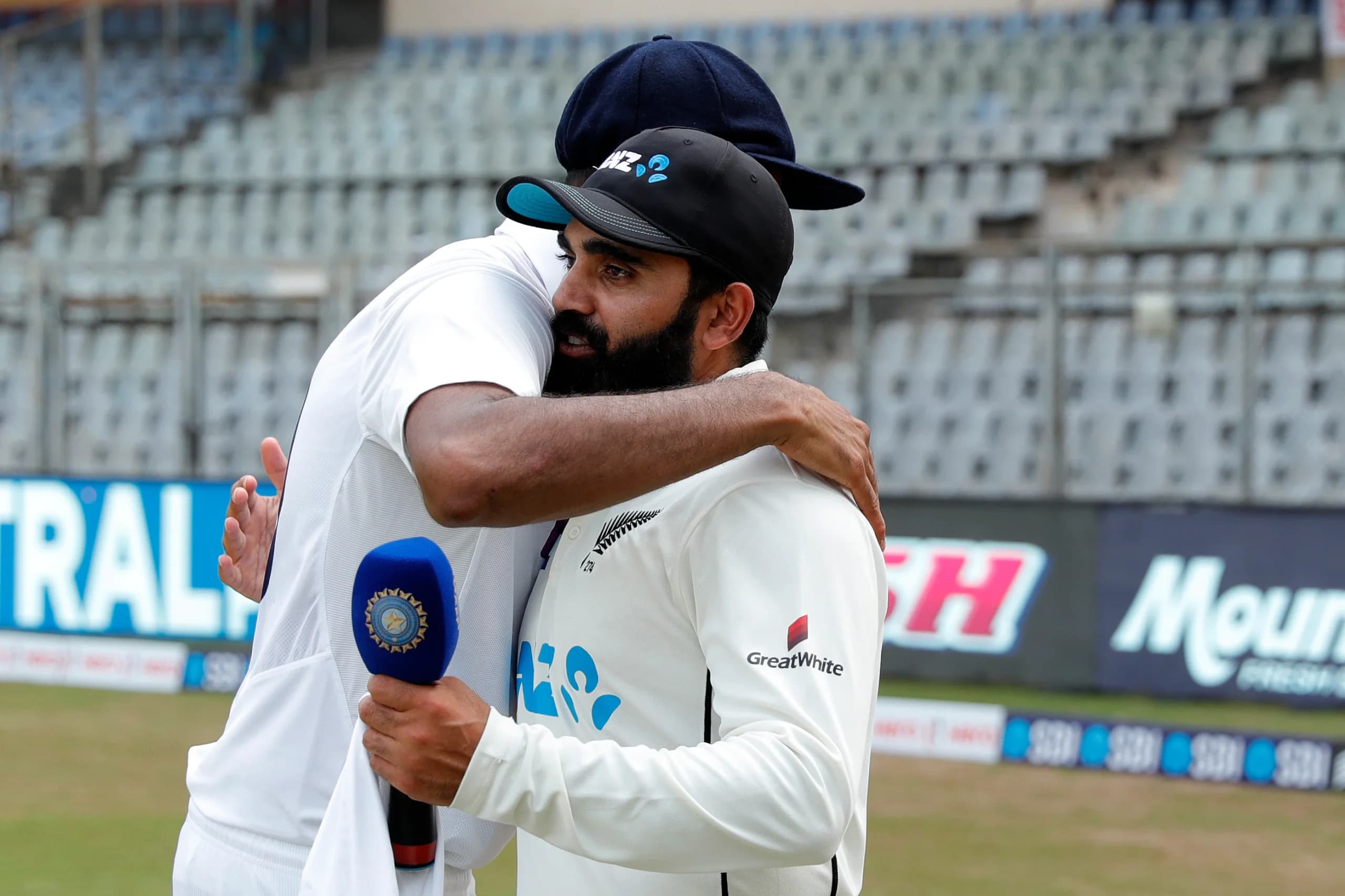 IND vs NZ: अकेले पूरी टीम इंडिया को आउट करने वाले एजाज पटेल को अश्विन ने दिलाया उनका हक, मिला बड़ा तोहफा