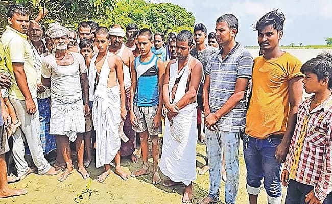 Bihar: गोलीबारी के बाद लापता रिटायर्ड फौजी का नहीं मिला शव तो परिजनों ने पुतला बनाकर किया दाह संस्कार