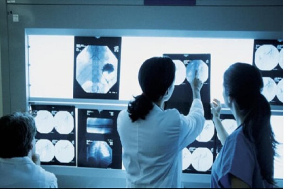 UPSSSC Recruitment 2023: यूपी में निकली एक्स-रे टेक्निशियन के लिए 384 पदों पर भर्ती, ऐसे करें अप्लाई